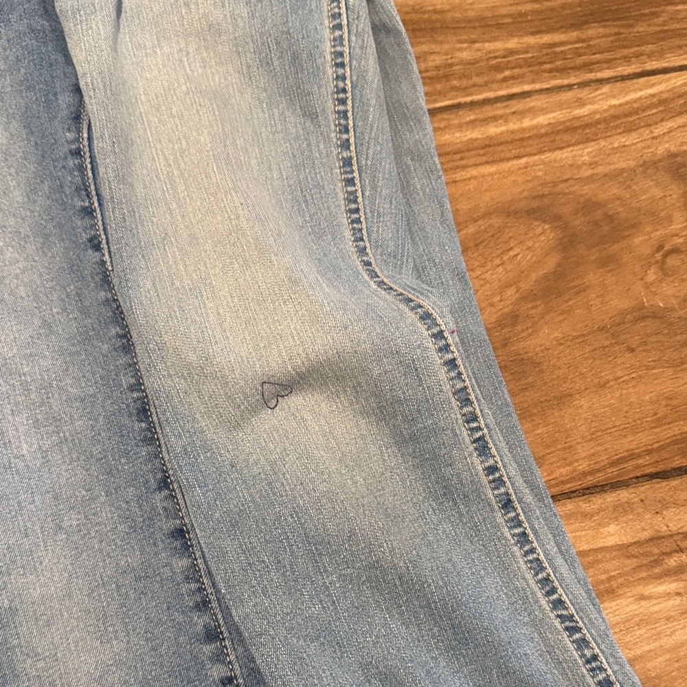 Old Navy Women's Flare & Wide Leg Jeans - Assorted Blue Washes - Picture 9 of 9